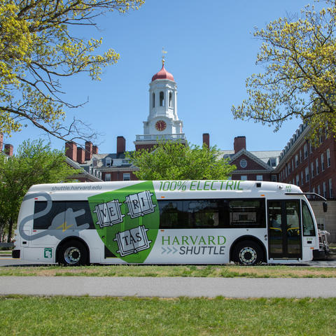 Electric shuttle on Memorial Drive